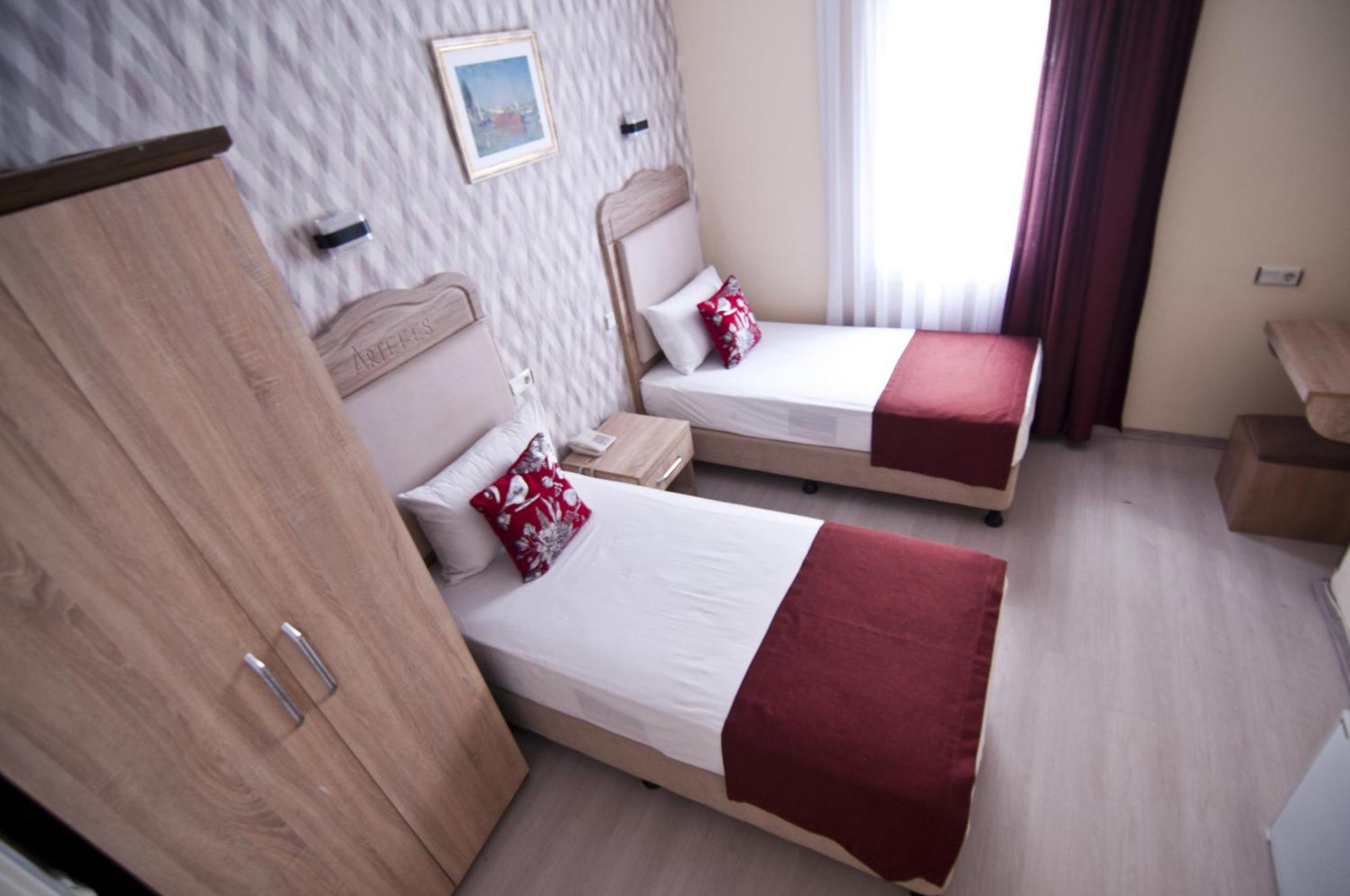 Artefes Old Hotel 4*